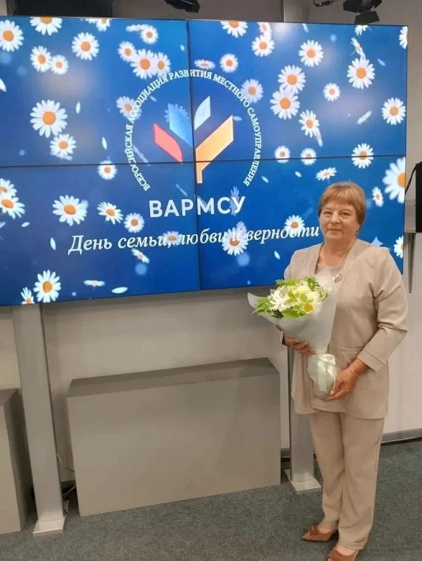 Глава администрации Пушкинского сельского поселения Севского района Брянской области Татьяна Каташонова приняла участие в торжественном мероприятии, посвящённом Дню семьи, любви и верности