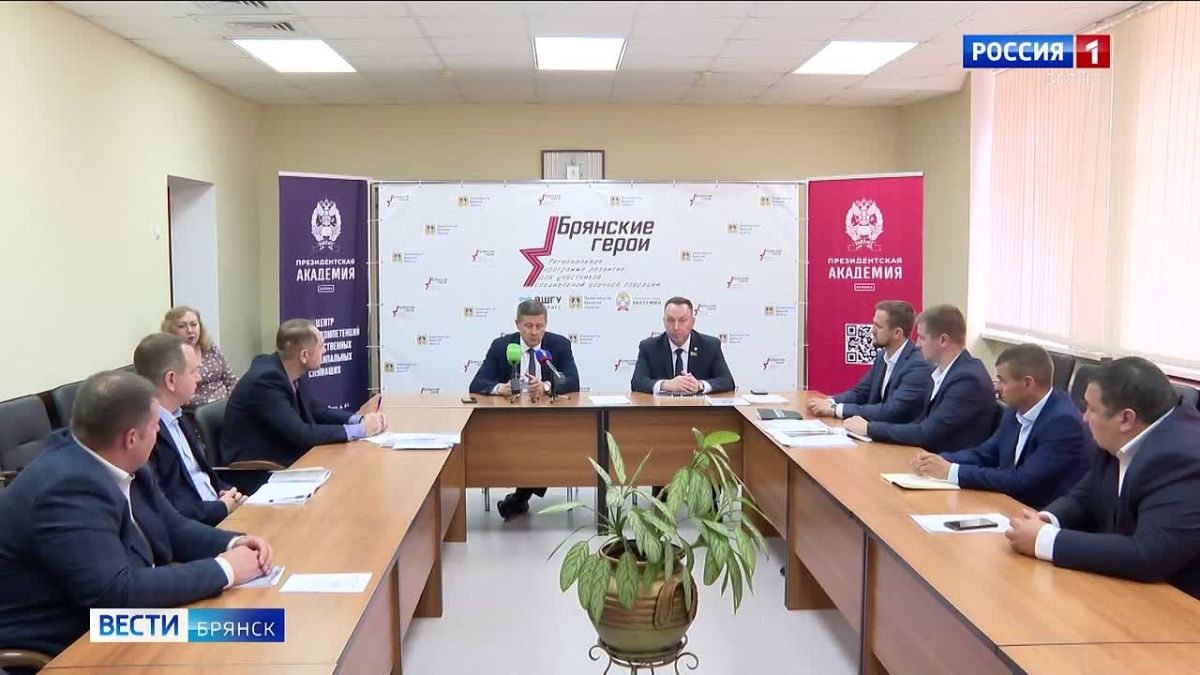 Егор Ковальчук встретился с участниками проекта "Брянские герои"