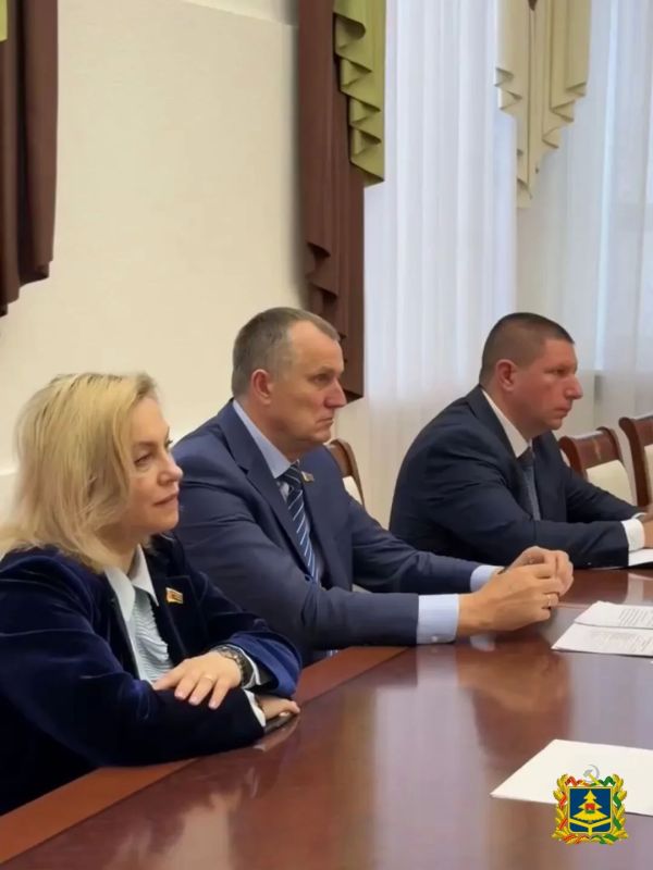 В ходе рабочей поездки в Могилевскую область врио Губернатора Егор Ковальчук встретился с Президентом Республики Беларусь Александром Лукашенко и председателем Могилевского облисполкома Анатолием Исаченко В ходе рабочей поездки в Могилевскую область врио Губернатора Егор Ковальчук встретился с Президентом Республики Беларусь Александром Лукашенко и председателем Могилевского облисполкома Анатолием Исаченко