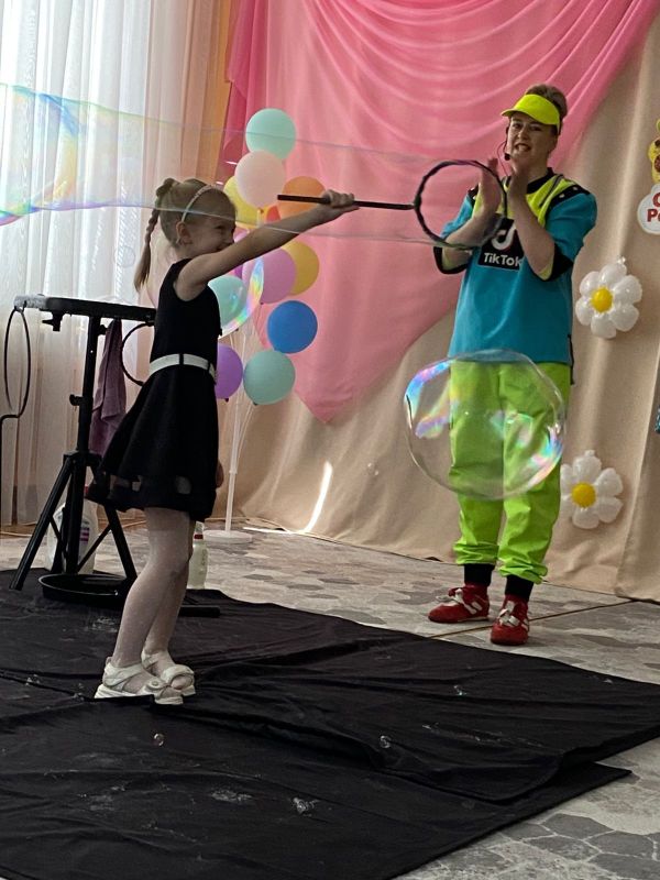 Есть на свете чудо, которое любят все дети на планете Есть на свете чудо, которое любят все дети на планете