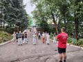 Зарядка с чемпионом. 15 июля 2026 года на территории спортивной школы олимпийского резерва по спортивной гимнастике состоялся спортивный праздник «Час здоровья» под открытым небом, на свежем воздухе