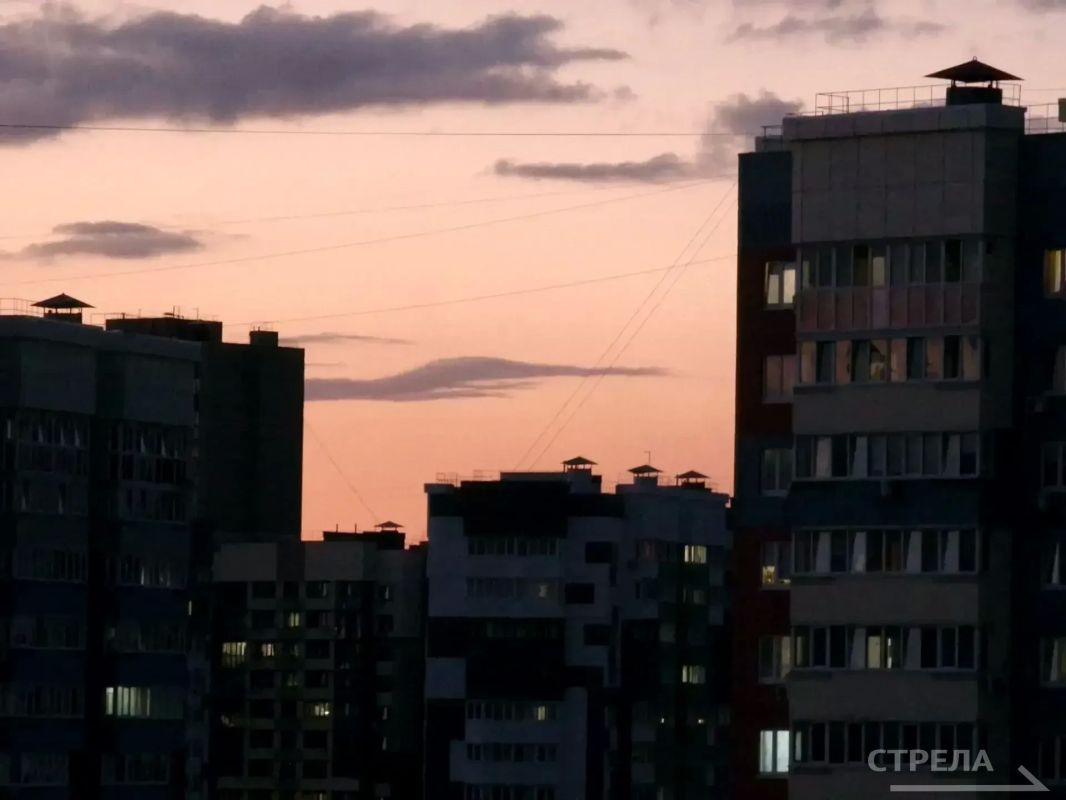 Сегодня, 16 июля, брянцы вновь стали свидетелями красивейшего заката, окатившего город Сегодня, 16 июля, брянцы вновь стали свидетелями красивейшего заката, окатившего город