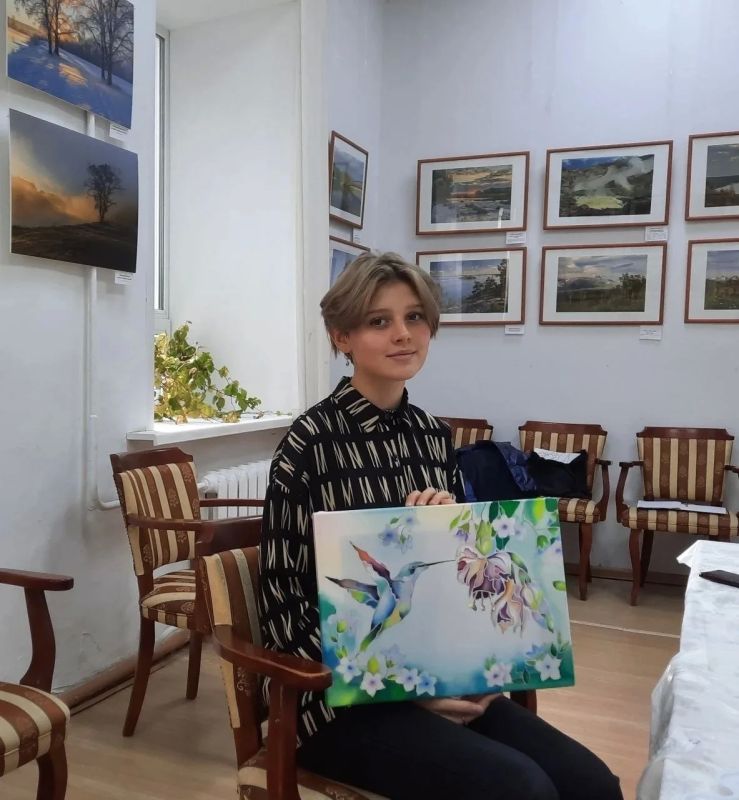 Приглашаем всех желающих 19 и 26 июля в 12 часов в Городской выставочный зал на мастер-класс по росписи ткани- техника Холодный батик классический Приглашаем всех желающих 19 и 26 июля в 12 часов в Городской выставочный зал на мастер-класс по росписи ткани- техника Холодный батик классический