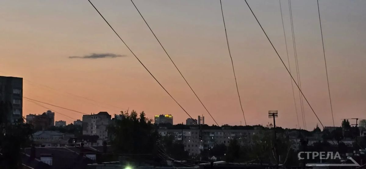 Сегодня, 16 июля, брянцы вновь стали свидетелями красивейшего заката, окатившего город Сегодня, 16 июля, брянцы вновь стали свидетелями красивейшего заката, окатившего город
