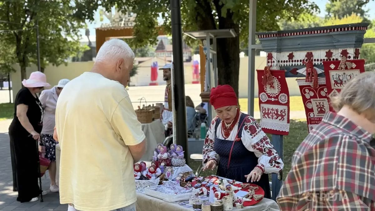 Сегодня, 17 июля, в Брянске проходит программа общероссийской акции «Единый День фольклора» Сегодня, 17 июля, в Брянске проходит программа общероссийской акции «Единый День фольклора»