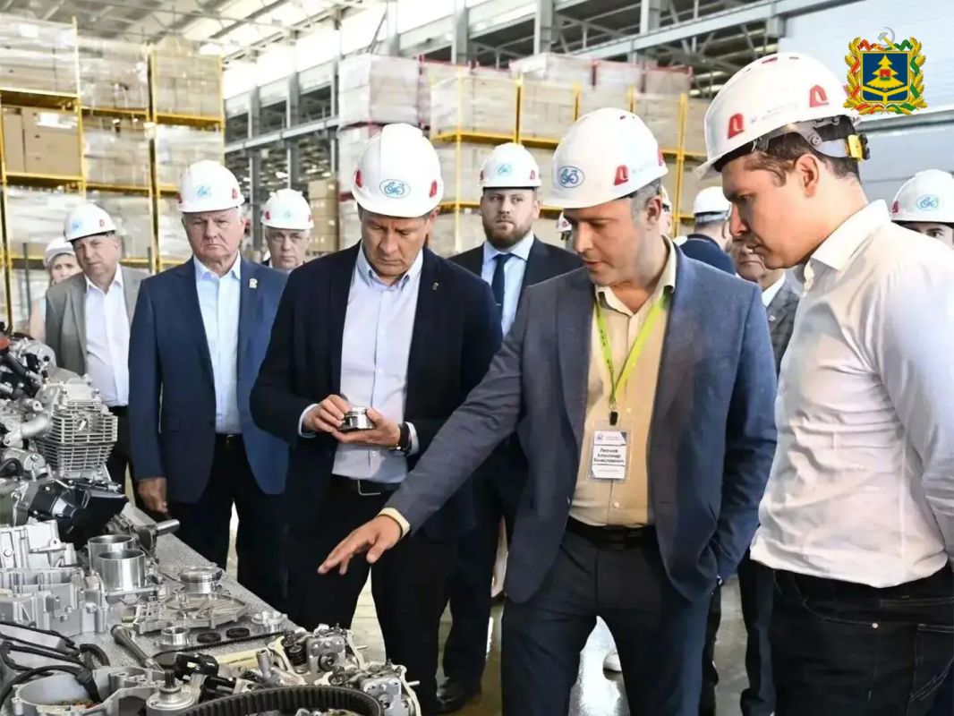 Министр промышленности и торговли Российской Федерации Антон Алиханов посетил Брянскую область с рабочей поездкой Министр промышленности и торговли Российской Федерации Антон Алиханов посетил Брянскую область с рабочей поездкой