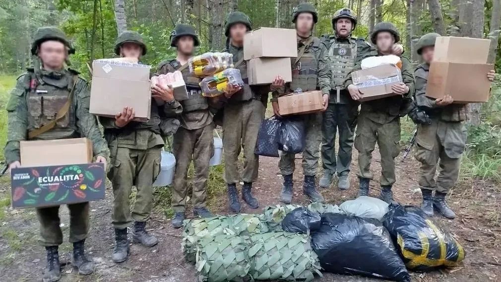 Священник Иерей Сергий Цыбин посетил подразделение военнослужащих в приграничной зоне Брянской области. Он доставил гуманитарный груз, собранный прихожанами Казанского храма поселка Навля и Владимирского храма села...