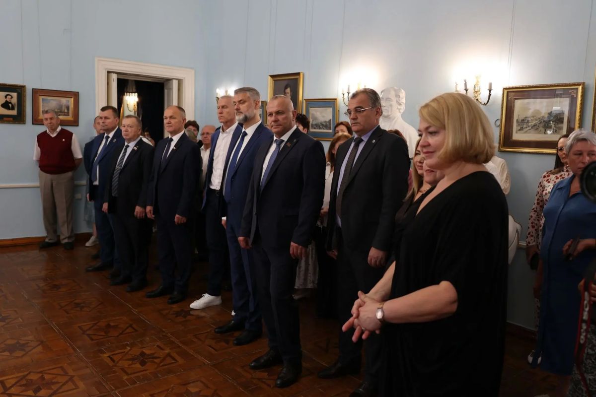 "Дом Тютчевых в Армянском переулке" "Дом Тютчевых в Армянском переулке"