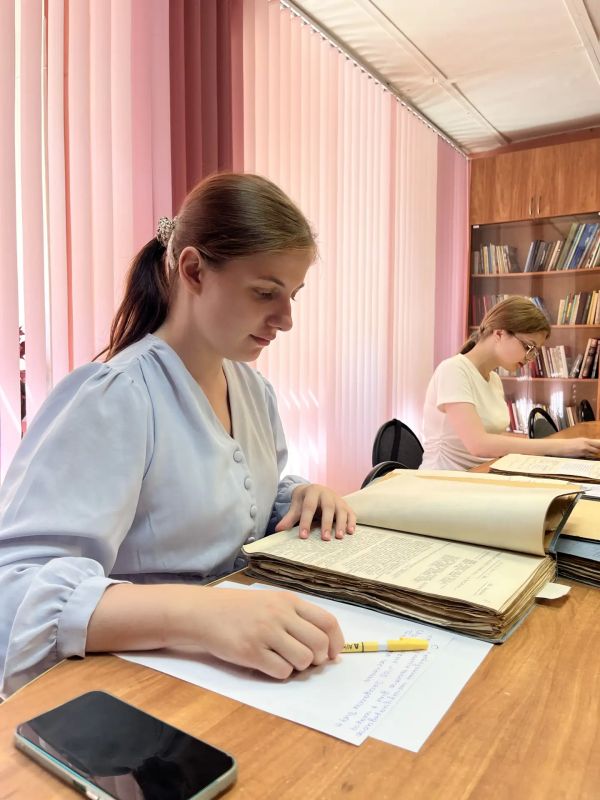 В архиве завершилась производственная практика студентов факультета истории и международных отношений Брянского государственного университета им. ак. И.Г. Петровского В архиве завершилась производственная практика студентов факультета истории и международных отношений Брянского государственного университета им. ак. И.Г. Петровского