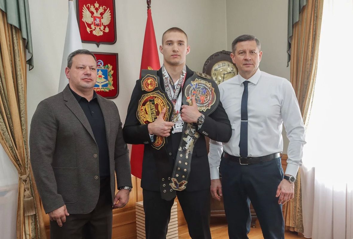 Брянский спорт на подъёме. В первом полугодии брянские спортсмены завоевали множество золотых и серебряных медалей и неоднократно поднимались на высший пьедестал почёта как на всероссийских, так и на международных... Брянский спорт на подъёме. В первом полугодии брянские спортсмены завоевали множество золотых и серебряных медалей и неоднократно поднимались на высший пьедестал почёта как на всероссийских, так и на международных...