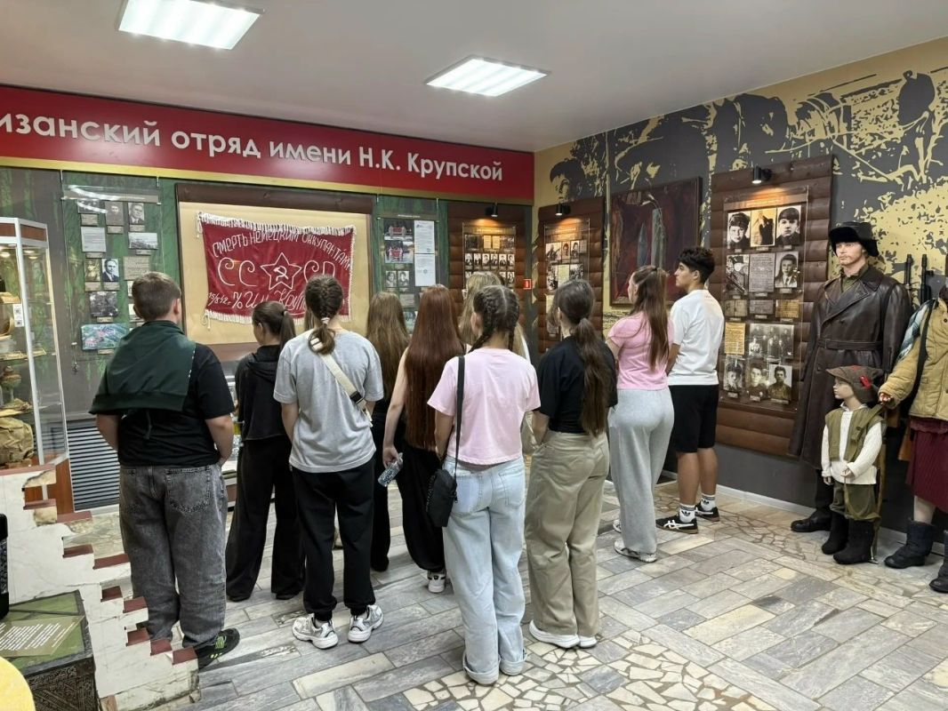 В Брянской области реализуется проект «Больше, чем путешествие: Брянская область» для учащихся городов и районов области В Брянской области реализуется проект «Больше, чем путешествие: Брянская область» для учащихся городов и районов области