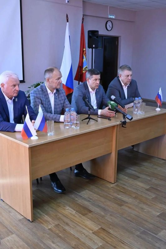 Врио губернатора Егор Ковальчук с рабочим визитом посетил Навлинский район и встретился с жителями Врио губернатора Егор Ковальчук с рабочим визитом посетил Навлинский район и встретился с жителями
