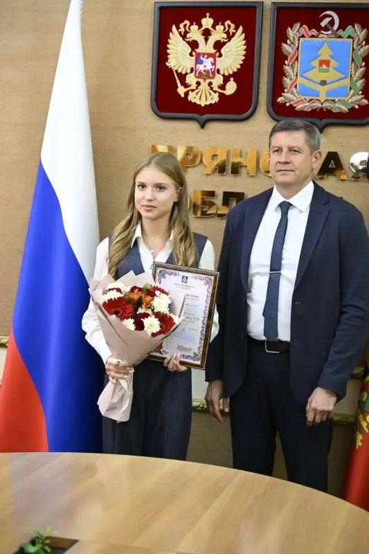 Семь выпускников Брянской области набрали 200 баллов на ЕГЭ Семь выпускников Брянской области набрали 200 баллов на ЕГЭ