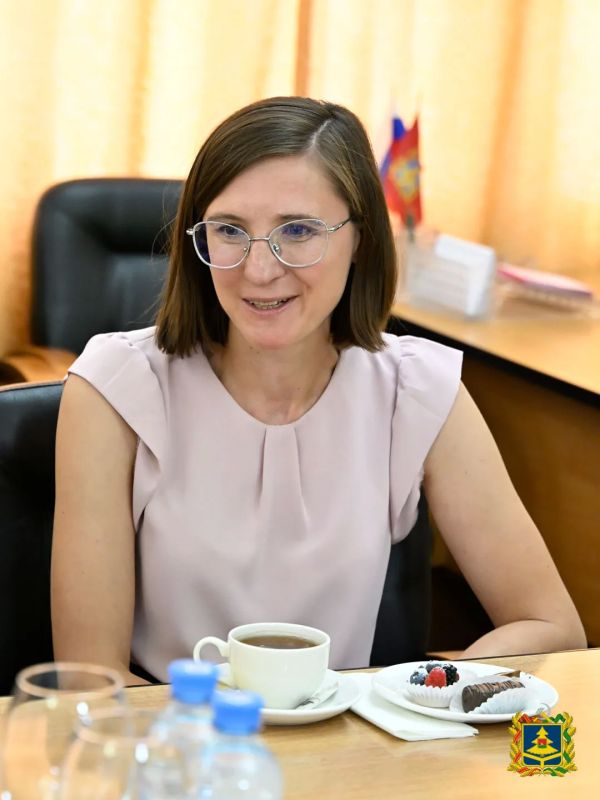 Врио Губернатора Егор Ковальчук встретился с выпускниками, получившими 200 баллов за ЕГЭ Врио Губернатора Егор Ковальчук встретился с выпускниками, получившими 200 баллов за ЕГЭ