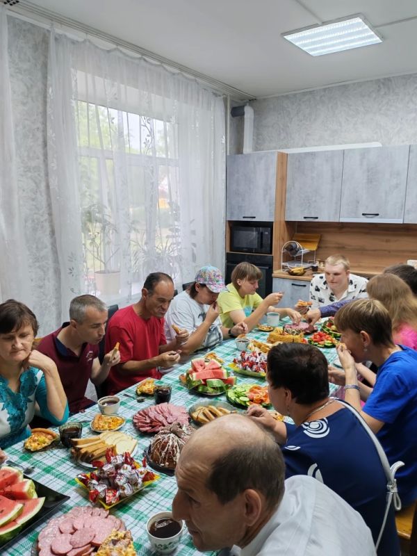 День рождения в кругу друзей! День рождения в кругу друзей!