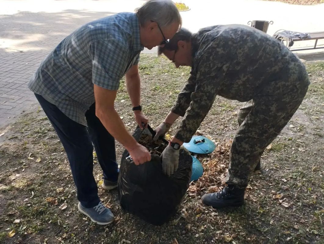 В санитарной пятнице приняли участие 96 сотрудников городской и районных администраций В санитарной пятнице приняли участие 96 сотрудников городской и районных администраций