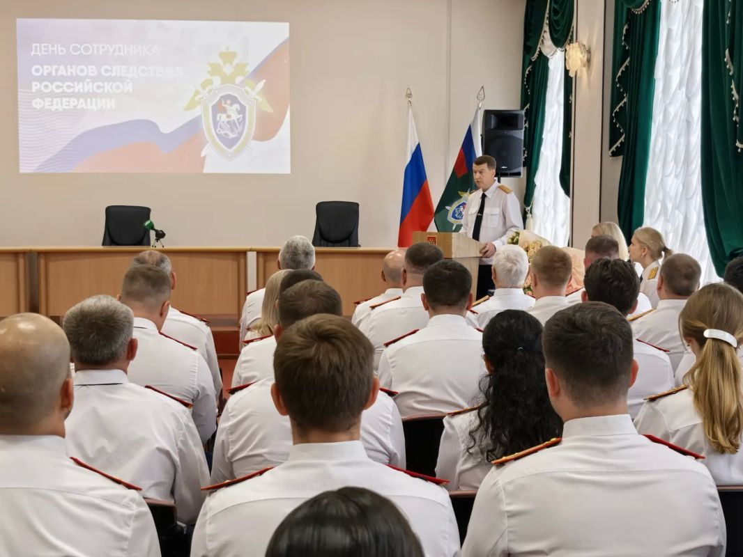 В следственном управлении СК России по Брянской области состоялось принятия Присяги и торжественное мероприятие, приуроченные ко Дню сотрудника органов следствия Российской Федерации В следственном управлении СК России по Брянской области состоялось принятия Присяги и торжественное мероприятие, приуроченные ко Дню сотрудника органов следствия Российской Федерации