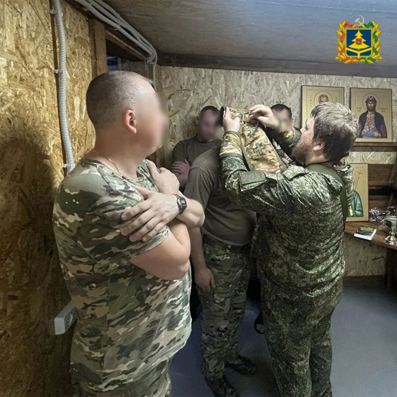 Священник укрепил боевой дух наших бойцов в зоне специальной военной операции Священник укрепил боевой дух наших бойцов в зоне специальной военной операции
