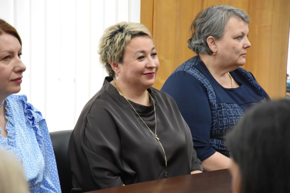 В Дятьковском районе прошло чествование представителей сферы торговли и общественного питания! В Дятьковском районе прошло чествование представителей сферы торговли и общественного питания!