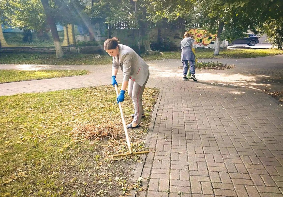 В санитарной пятнице приняли участие 96 сотрудников городской и районных администраций В санитарной пятнице приняли участие 96 сотрудников городской и районных администраций