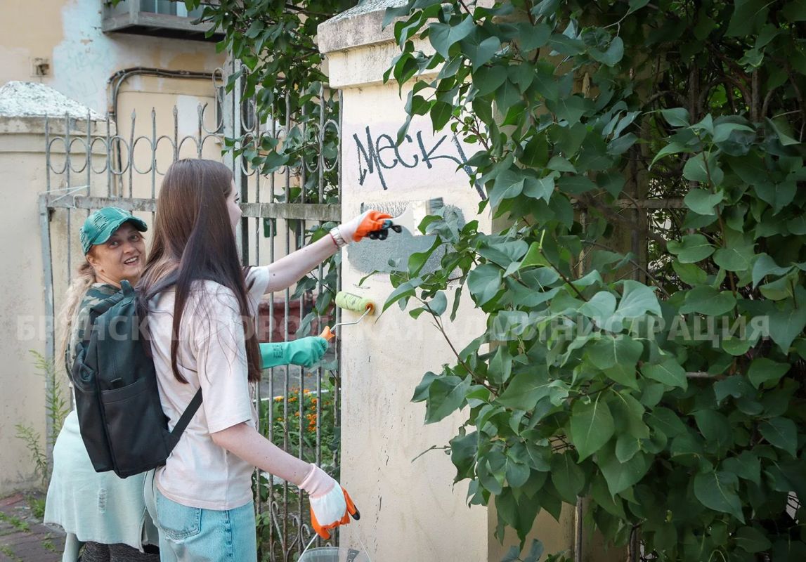 В санитарной пятнице приняли участие 96 сотрудников городской и районных администраций В санитарной пятнице приняли участие 96 сотрудников городской и районных администраций