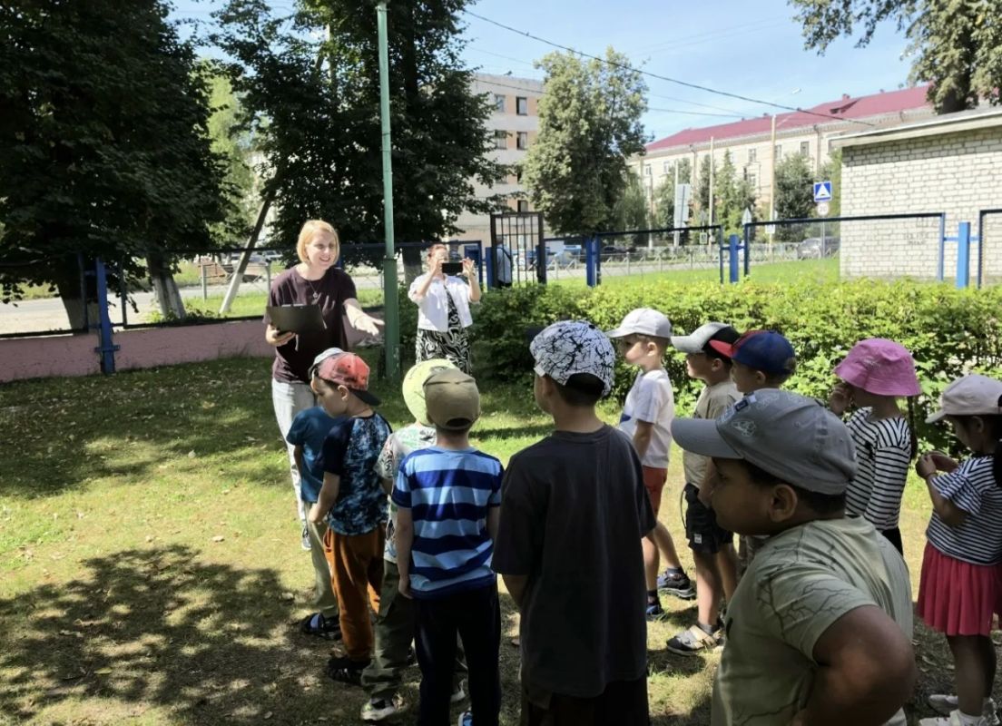 Быстрее! Выше! Сильнее!. Спортивное мероприятие в рамках реализации программы «Библиотека — территория здоровья» прошло в детском саду №77 «Золотая рыбка» Быстрее! Выше! Сильнее!. Спортивное мероприятие в рамках реализации программы «Библиотека — территория здоровья» прошло в детском саду №77 «Золотая рыбка»