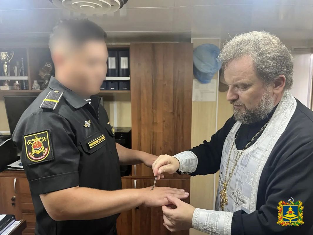 Священник Брянской епархии побывал у моряков Балтийского флота Священник Брянской епархии побывал у моряков Балтийского флота