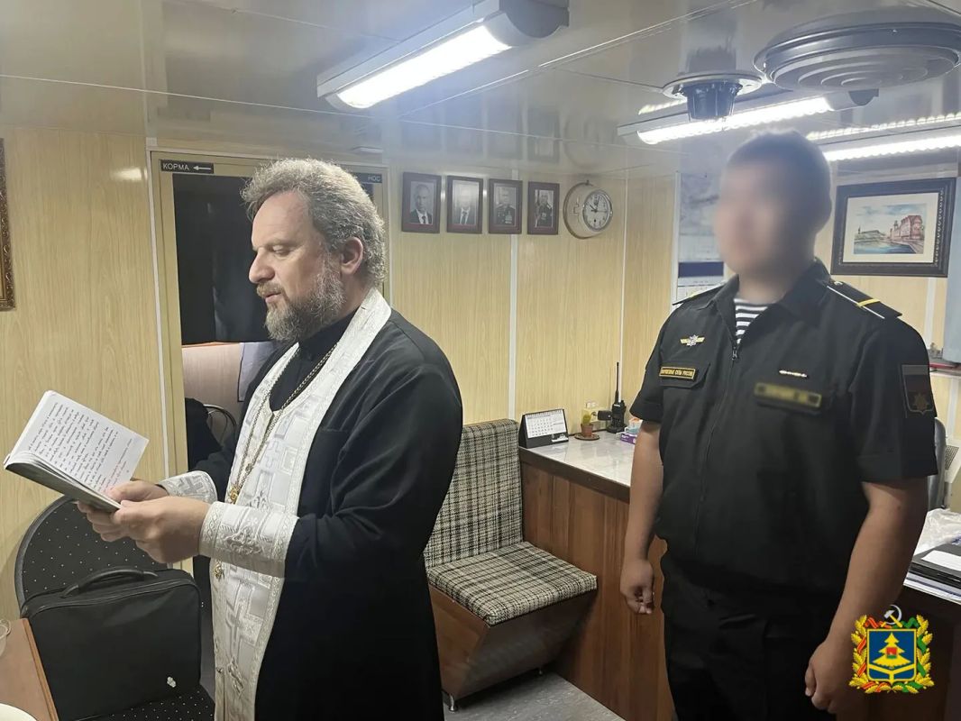 Священник Брянской епархии побывал у моряков Балтийского флота Священник Брянской епархии побывал у моряков Балтийского флота