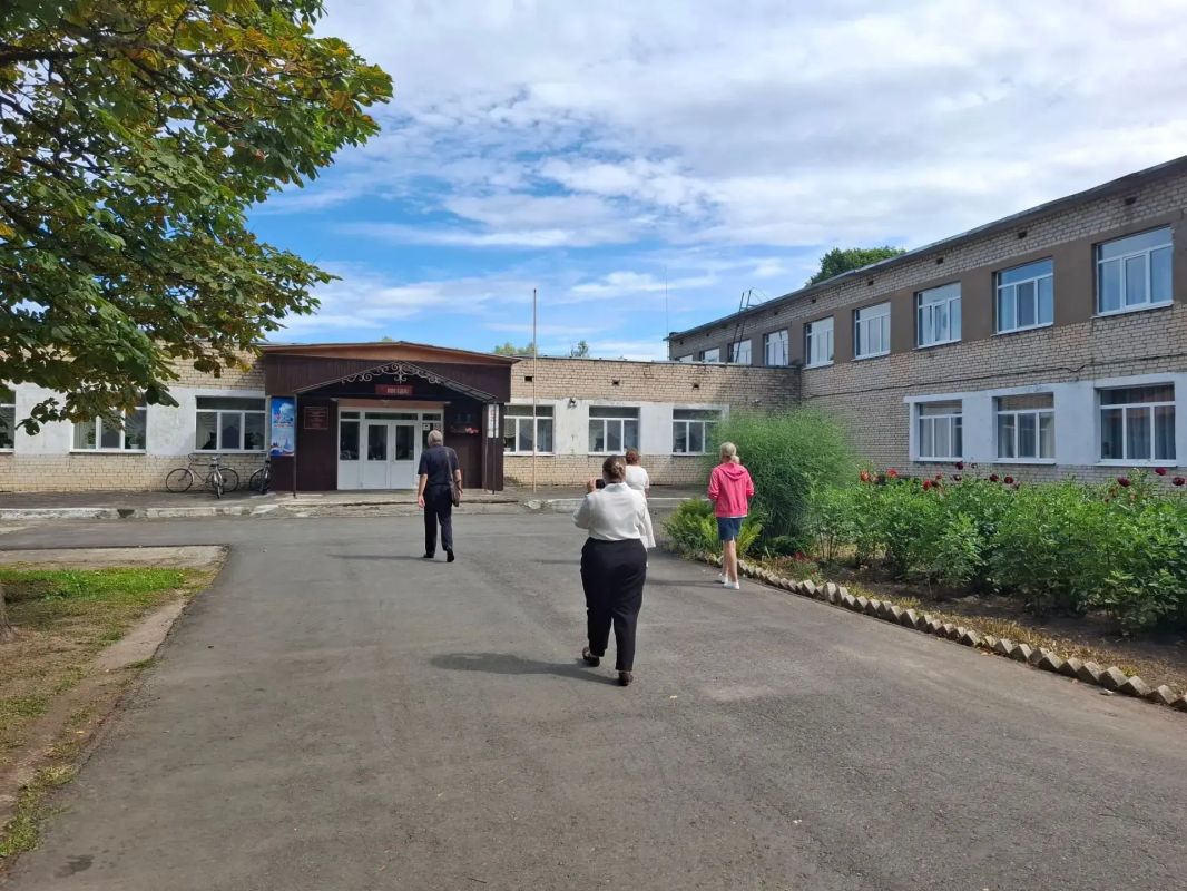 Сегодня продолжила работать комиссия по приемке образовательных организаций Клинцовского района Сегодня продолжила работать комиссия по приемке образовательных организаций Клинцовского района