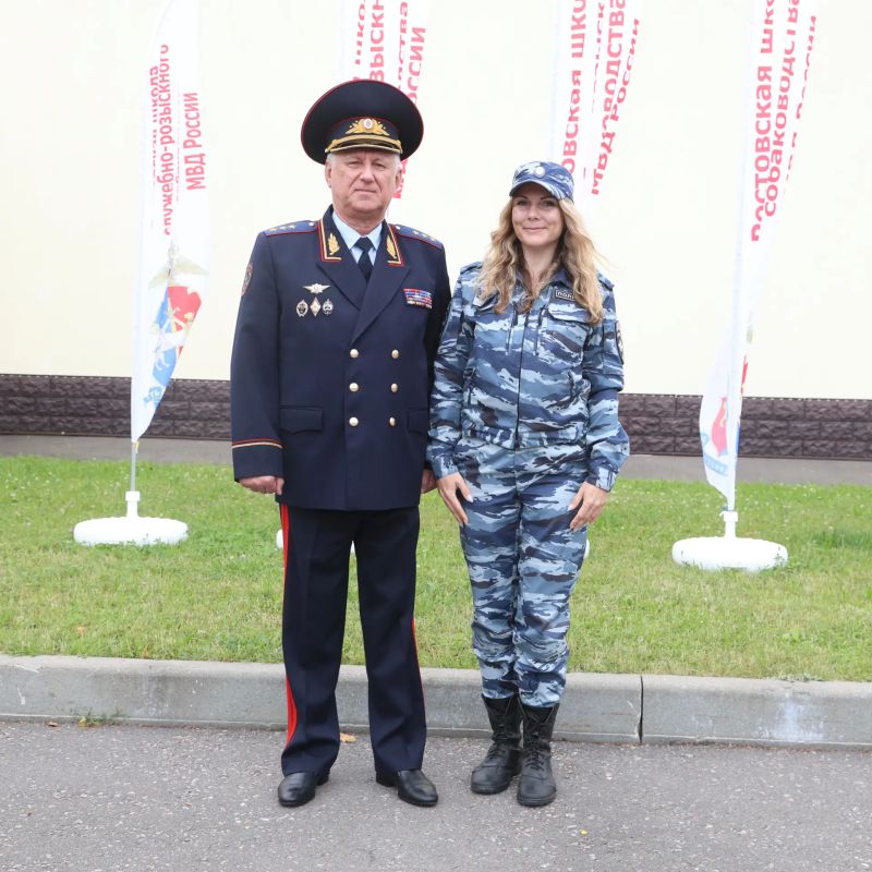 Полицейскийкинолог из Брянска Галина Гасс со своей напарницей — немецкой овчаркой Брендой — вошла в топ5 Всероссийского конкурса МВД России «Лучший по профессии» Полицейскийкинолог из Брянска Галина Гасс со своей напарницей — немецкой овчаркой Брендой — вошла в топ5 Всероссийского конкурса МВД России «Лучший по профессии»