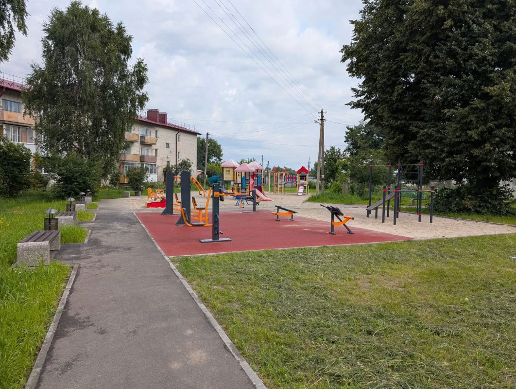 В с. Глинищево открылась новая детская и спортивная площадка! В с. Глинищево открылась новая детская и спортивная площадка!