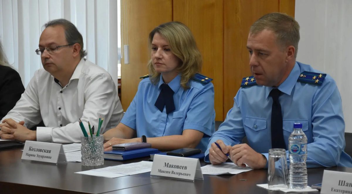 В г. Дятьково состоялась встреча первого заместителя прокурора Брянской области с предпринимателями Дятьковского района В г. Дятьково состоялась встреча первого заместителя прокурора Брянской области с предпринимателями Дятьковского района