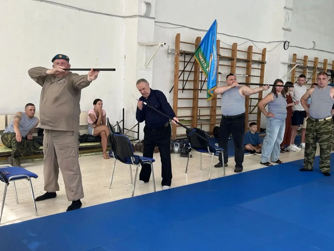 Соревнования по кобудо в Брянске посвятили Дню ВДВ Соревнования по кобудо в Брянске посвятили Дню ВДВ