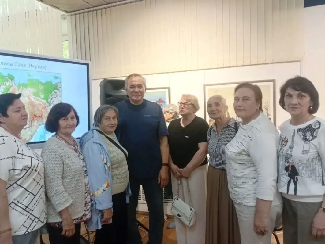 В Брянском областном художественном музейно-выставочном центре царила атмосфера предвкушения чего-то необычного В Брянском областном художественном музейно-выставочном центре царила атмосфера предвкушения чего-то необычного