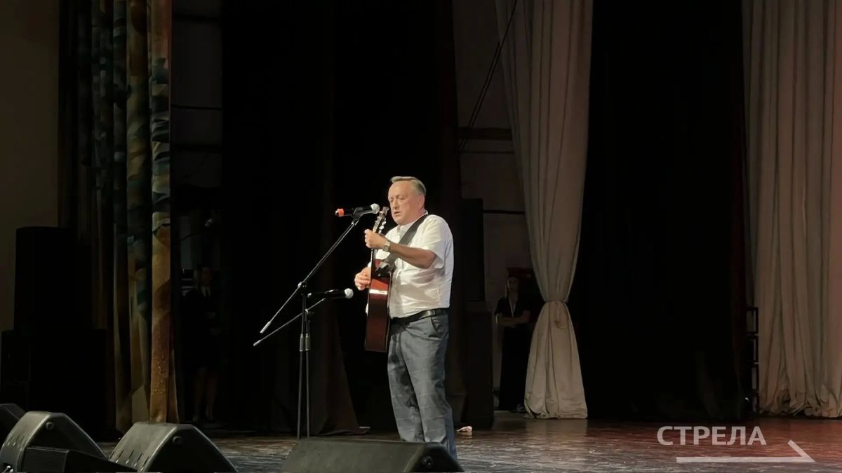 В Брянске впервые проходит масштабный патриотический фестиваль «Русский крест». Главная тема мероприятия: «Как мужчине нести свой крест, сохраняя стойкость и не падая духом» В Брянске впервые проходит масштабный патриотический фестиваль «Русский крест». Главная тема мероприятия: «Как мужчине нести свой крест, сохраняя стойкость и не падая духом»