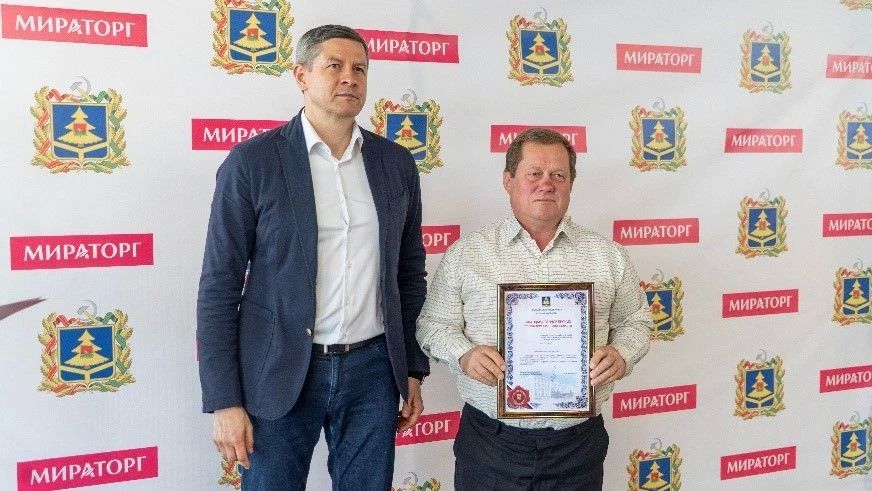 В ходе рабочего визита на производственный кластер компании «Мираторг» врио губернатора Брянской области Егор Ковальчук объявил благодарность сотрудникам компании, проявившим высокий профессионализм, ответственность и...