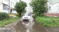 После каждого дождя двор дома на улице Металлургов в Брянске превращается в настоящее озеро