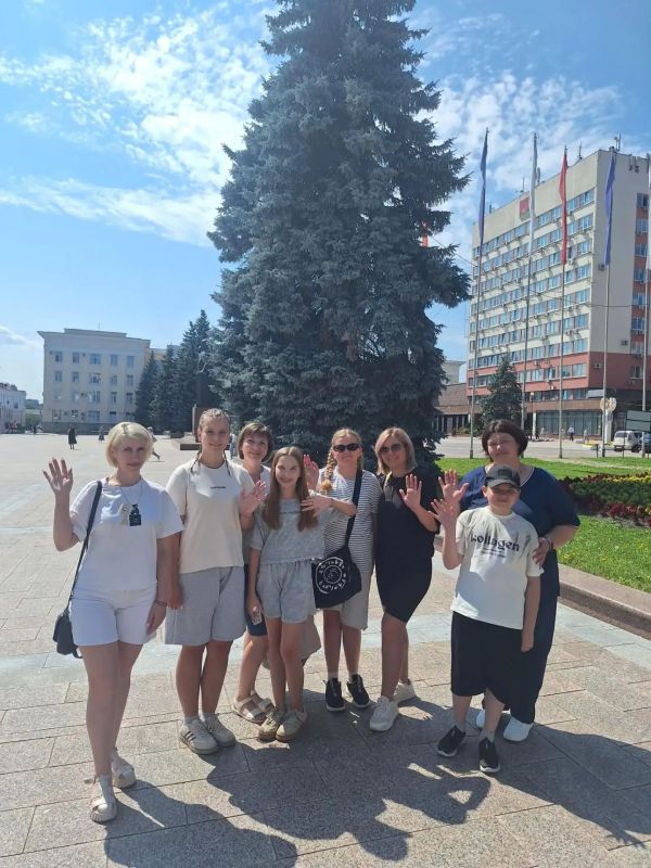 В сегодняшний солнечный день психологи центров психолого-педагогической, медицинской и социальной помощи Брянской области и социальных учреждений для несовершеннолетних отправились на второй интенсив в Калужскую область
