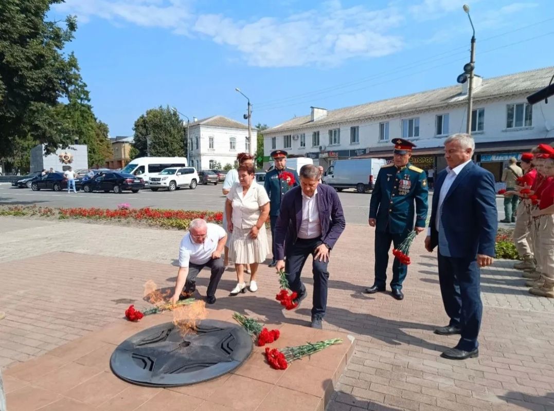 Почепский район с рабочим визитом посетил врио губернатора Егор Викторович Ковальчук Почепский район с рабочим визитом посетил врио губернатора Егор Викторович Ковальчук
