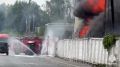 В Брянске ликвидируют пожар в складском помещении