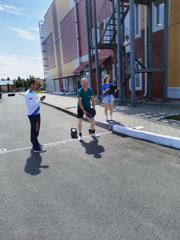 И еще немного спортивного настроения в фотоматериалах праздника И еще немного спортивного настроения в фотоматериалах праздника