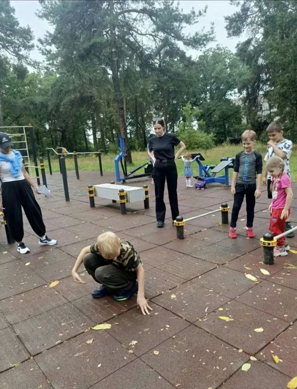 В поселке Навле в День физкультурника открыли спортплощадку проекта «Поколение Спортмастер» В поселке Навле в День физкультурника открыли спортплощадку проекта «Поколение Спортмастер»
