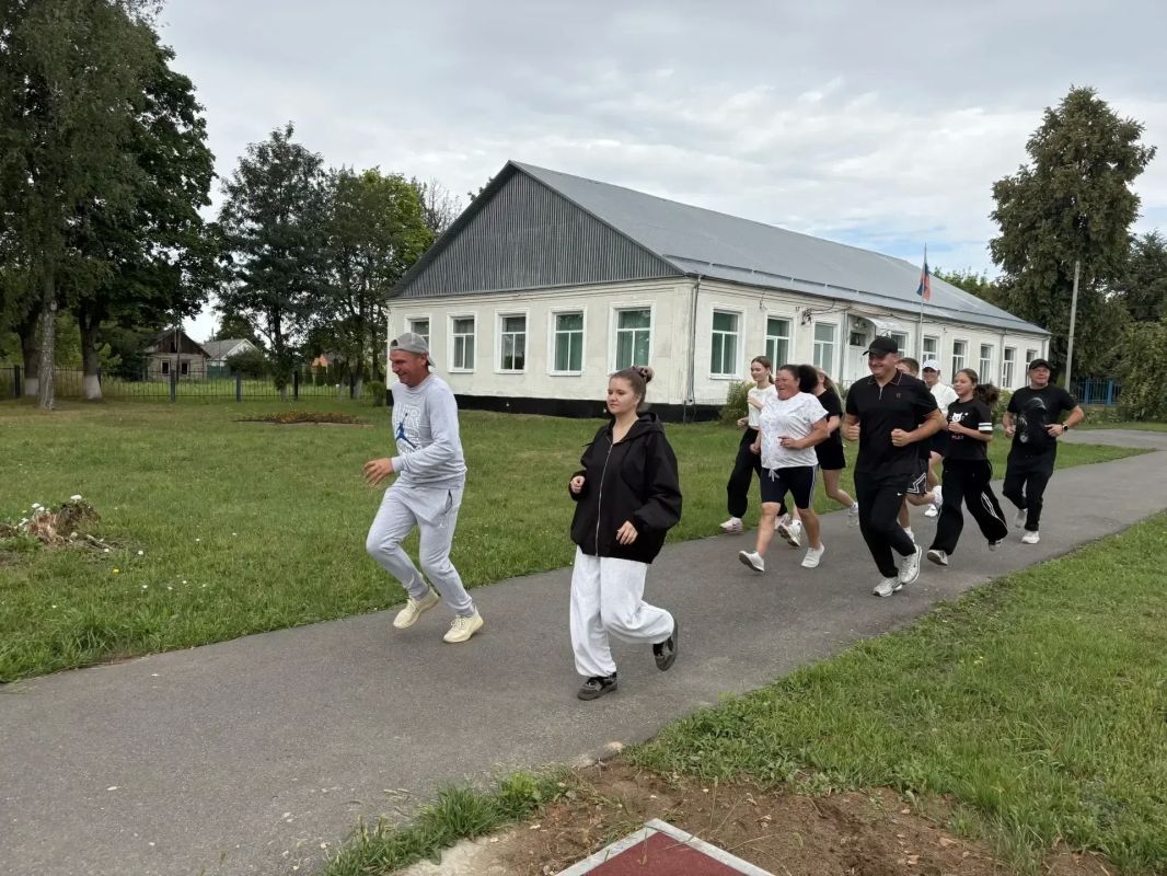 В Клинцовском районе в День физкультурника выполнили нормативы ГТО В Клинцовском районе в День физкультурника выполнили нормативы ГТО