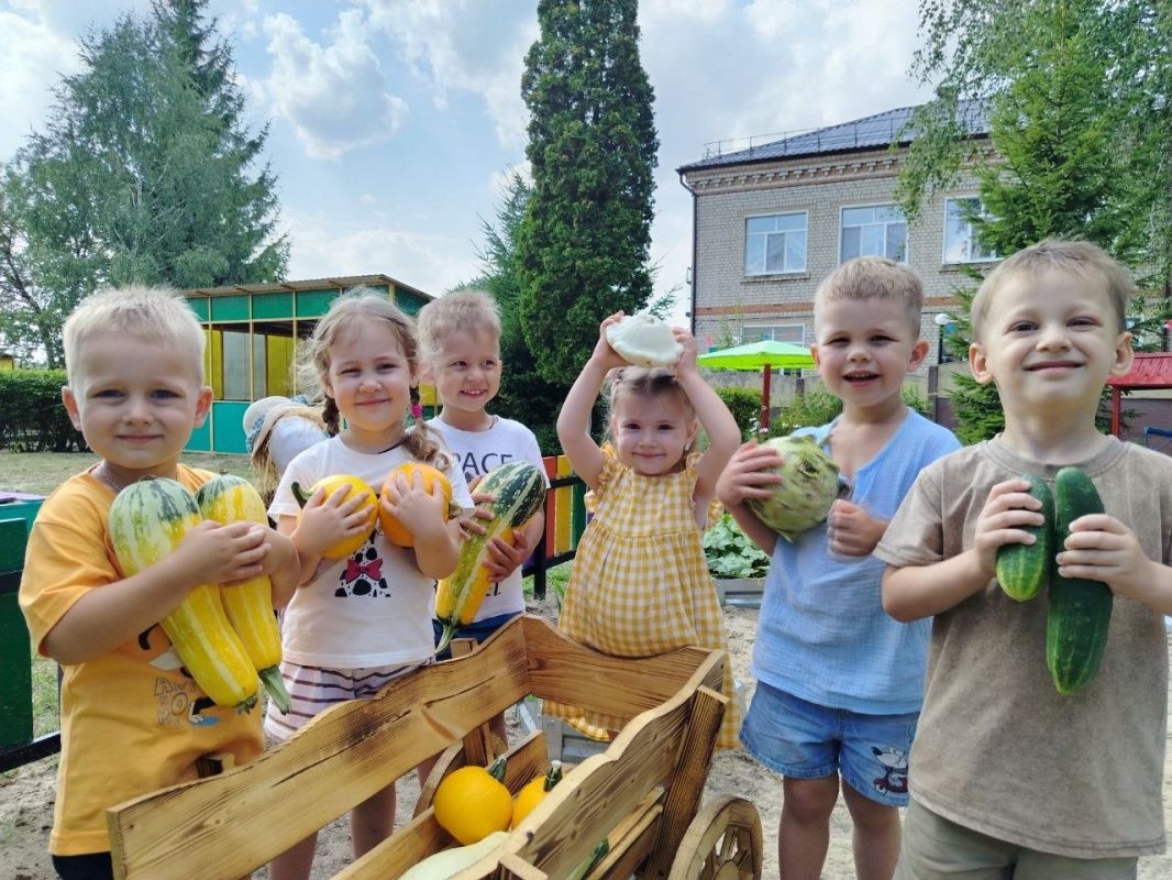 Юные агрономы: расцветает огород в МБДОУ – детский сад присмотра и оздоровления № 32 «Сказка»! Юные агрономы: расцветает огород в МБДОУ – детский сад присмотра и оздоровления № 32 «Сказка»!