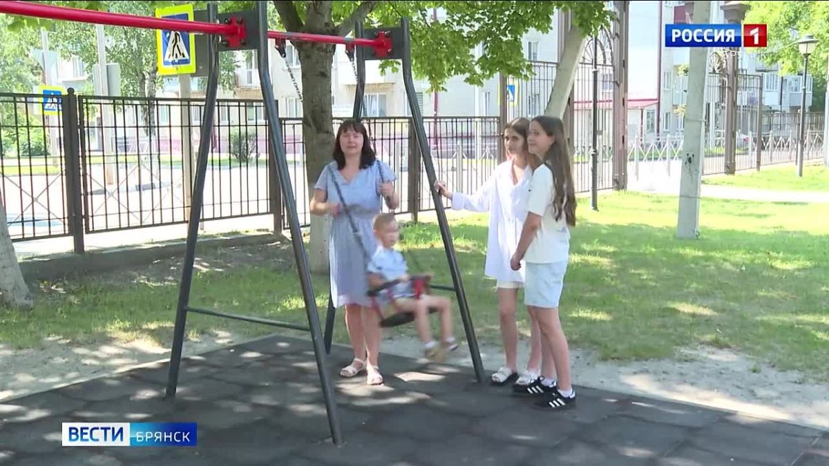 Ежегодную семейную налоговую выплату получили более 10 тыс