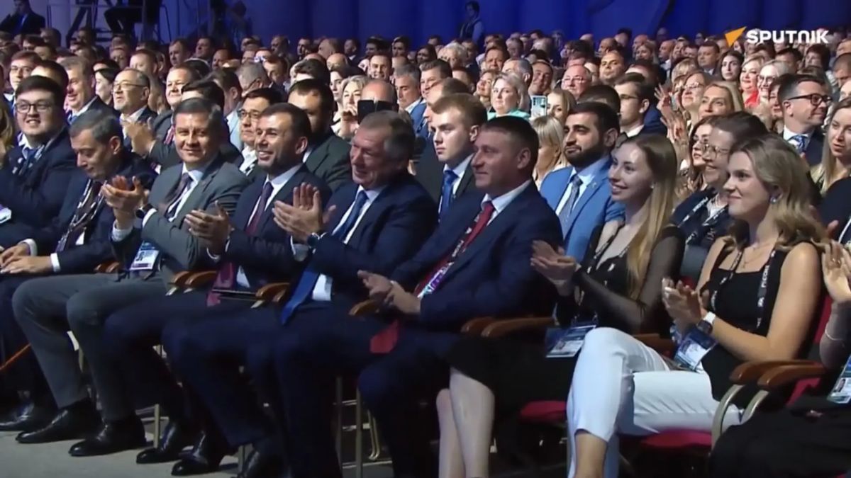 Егор Ковальчук: Комаричи и Сельцо — победители I Всероссийского конкурса лучших проектов создания комфортной городской среды для воссоединенных и приграничных регионов Егор Ковальчук: Комаричи и Сельцо — победители I Всероссийского конкурса лучших проектов создания комфортной городской среды для воссоединенных и приграничных регионов