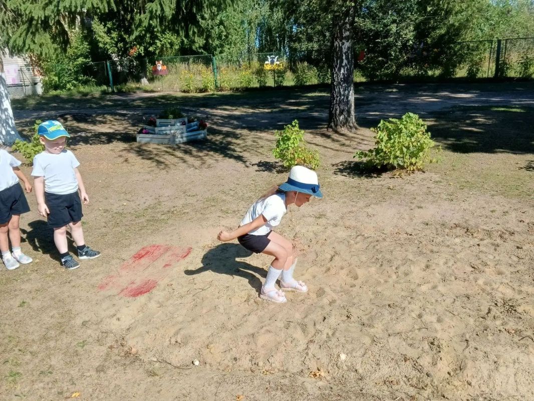 День физкультурника в детском саду: весело, активно, с пользой для здоровья! День физкультурника в детском саду: весело, активно, с пользой для здоровья!