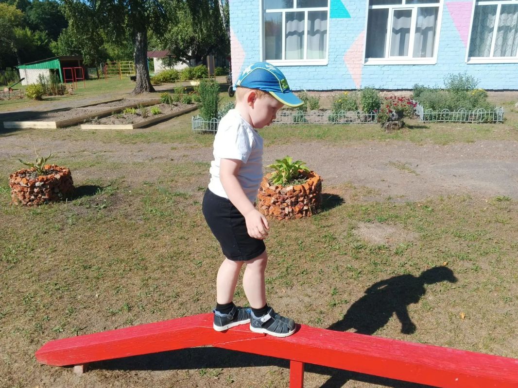 День физкультурника в детском саду: весело, активно, с пользой для здоровья! День физкультурника в детском саду: весело, активно, с пользой для здоровья!