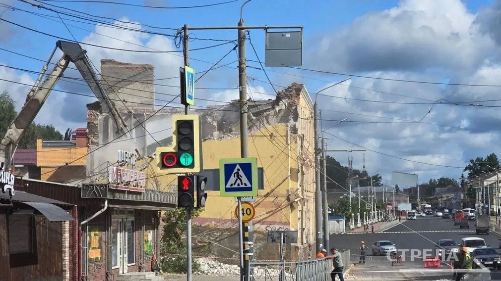 На территории города Брянска продолжается системная работа по сносу аварийных домов