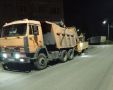 Дорожники убирают днём и ночью